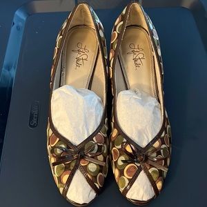 Women’s kitten heel, peep toe shoes